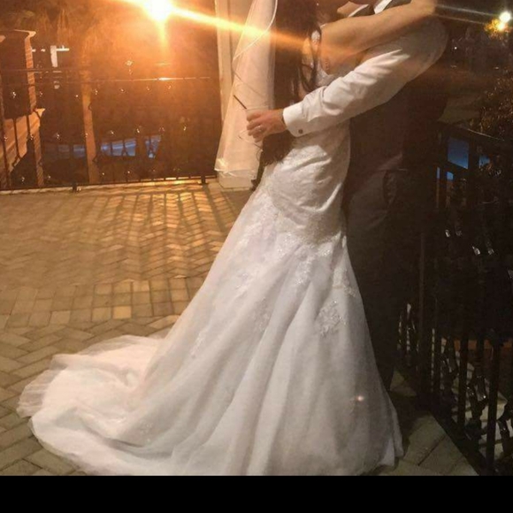 David’s Bridal Wedding Dress Open back & Long Train Woman Size 10 - Picture 15 of 16